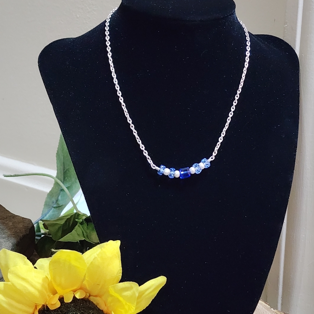 Vintage Necklace With Silver Toned Glittery Beads and Blue Crystal Glass Beads